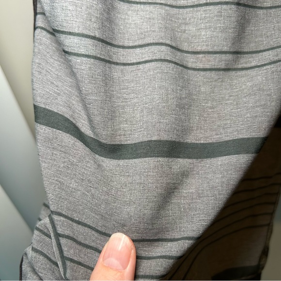 Vuori Banks Short Grey with Green Stripe Size Medium - Picture 2 of 9